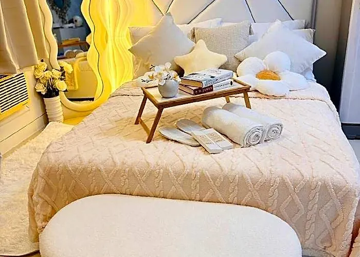 Serenity Haven In Mckinley Hill Bgc 호텔 4*