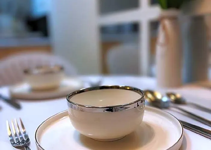 Serenity Haven In Mckinley Hill Bgc 호텔 4*